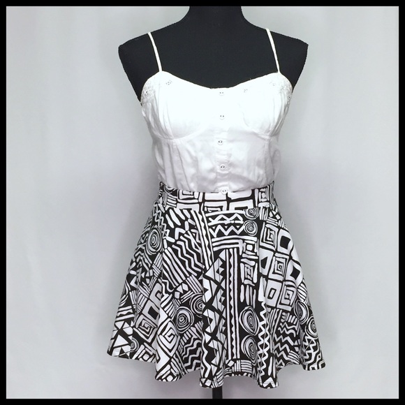 Forever 21 Dresses & Skirts - Forever 21 Skater Skirt - Size S
